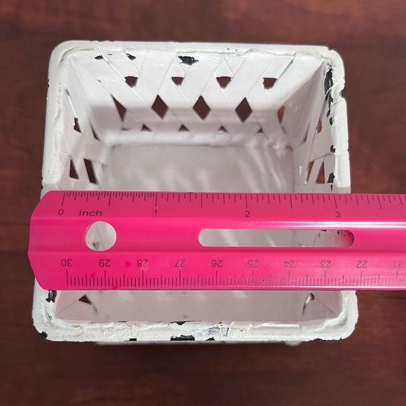 White and Black Distressed Metal Lattice Planter - Picture 7 of 7